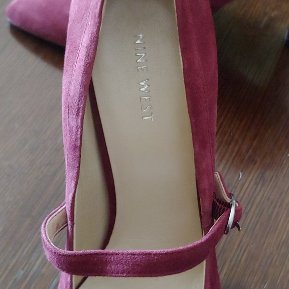 Nine West Burgundy Suede Heels Size 9 - Picture 5 of 7